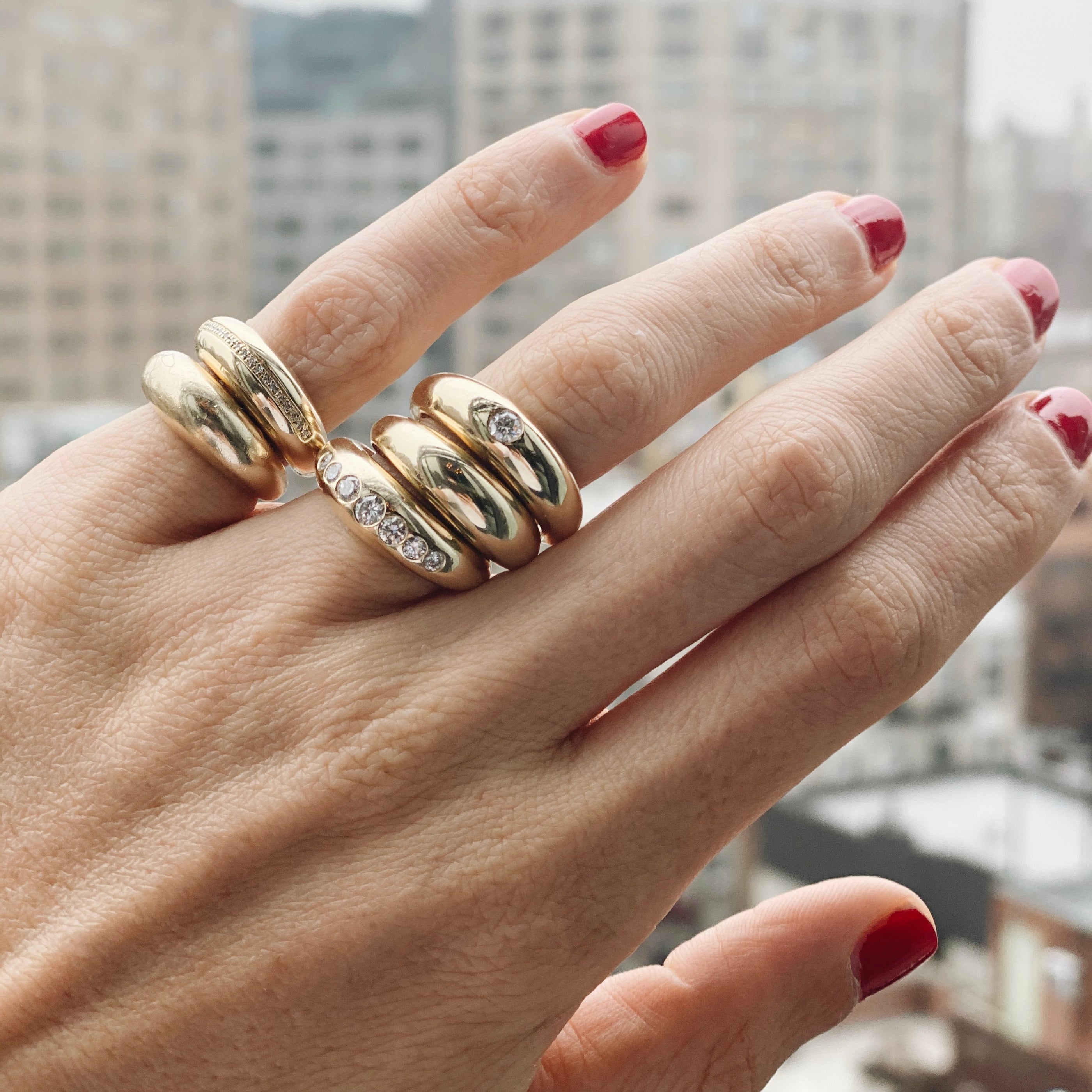 Ascending Balloon Ring