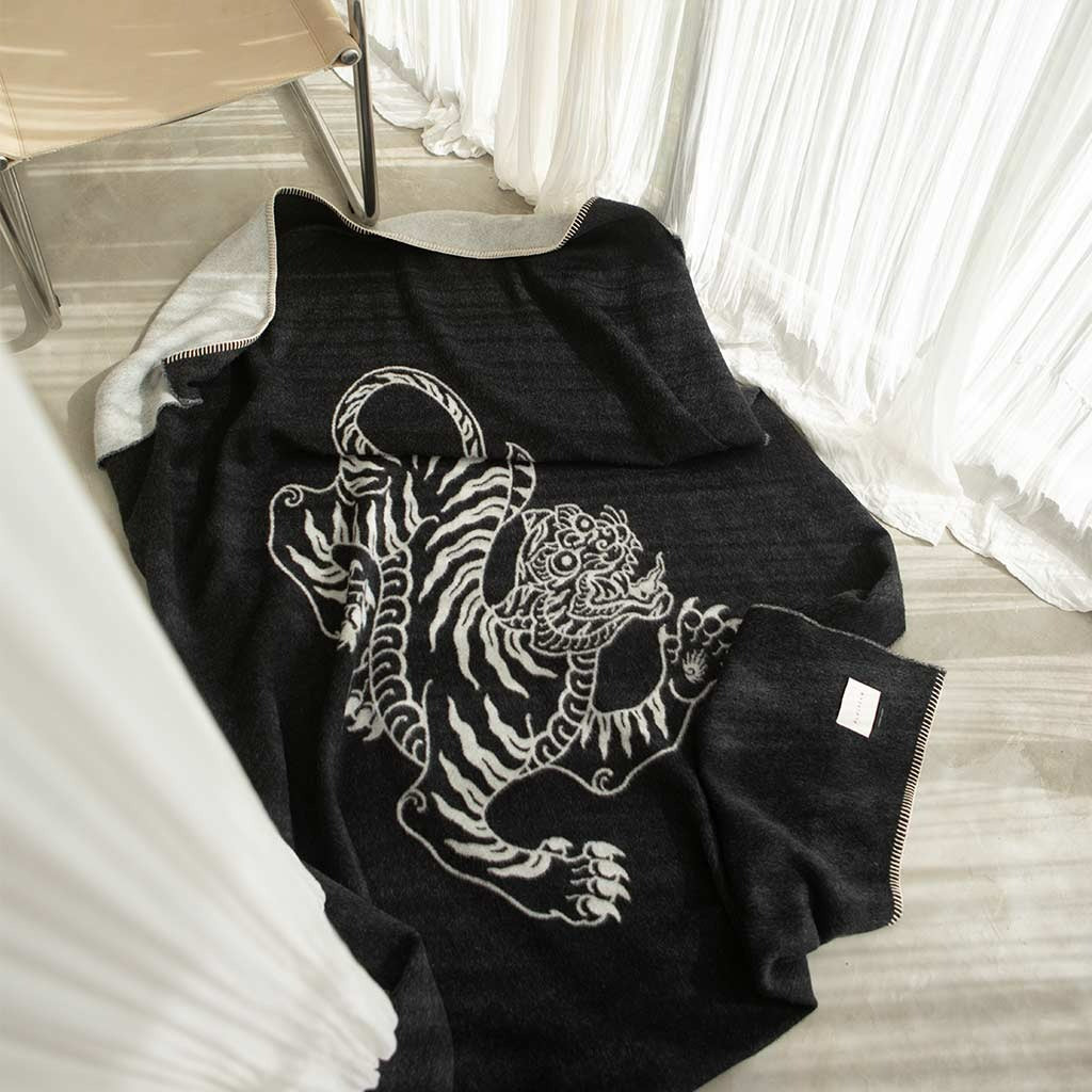 Reversible Throw